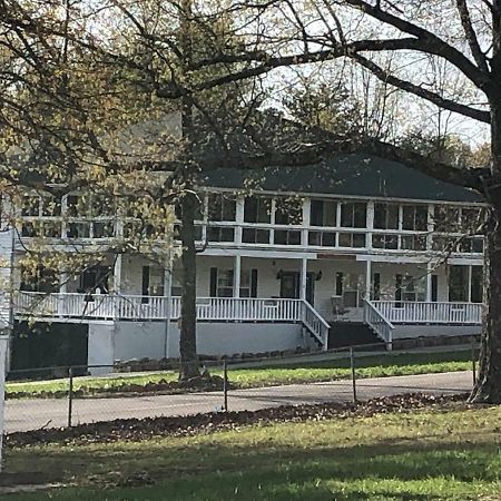 Mitchell Manor At Fall Creek Falls Hotel Pikeville Exterior photo